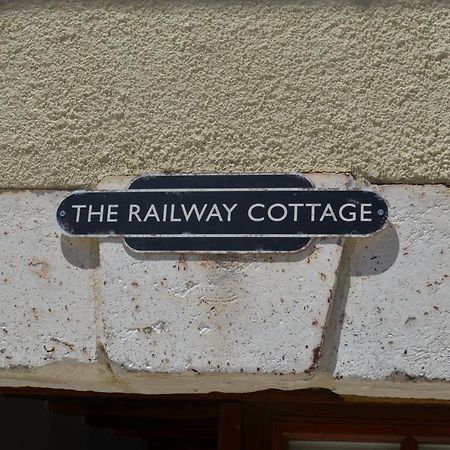 The Railway Cottage - Characterful And Comfortable Holiday Cottage Piégut-Pluviers 외부 사진