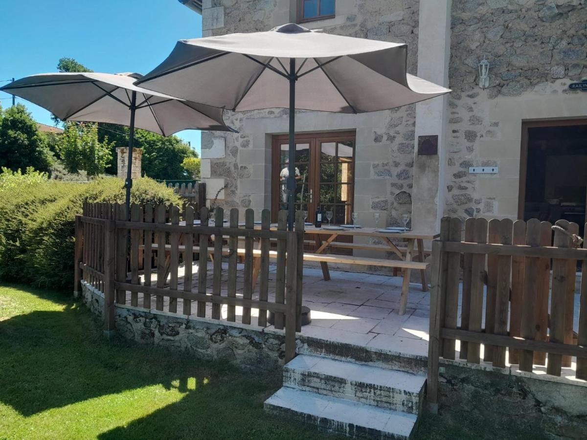 The Railway Cottage - Characterful And Comfortable Holiday Cottage Piégut-Pluviers 외부 사진
